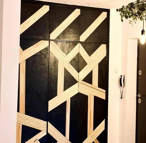 Heart Of The - Modern With Balcony Daire