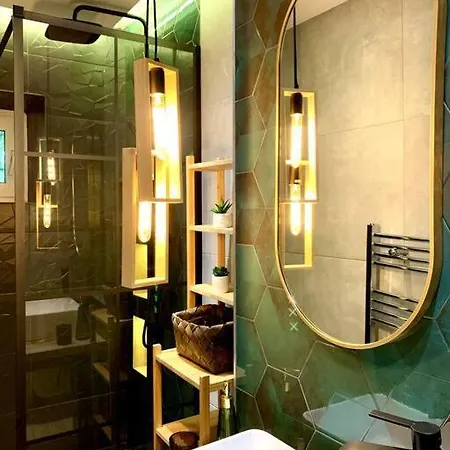 Apartment Heart Of The - Modern With Balcony Bucharest