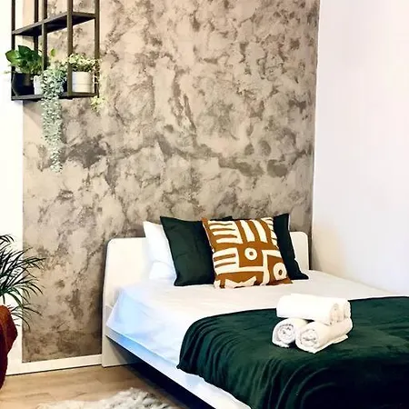 Heart Of The - Modern With Balcony * Bucharest