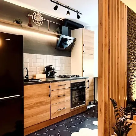 Heart Of The - Modern With Balcony *