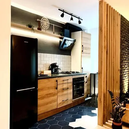 Heart Of The - Modern With Balcony *