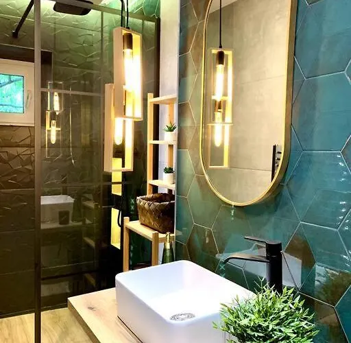 Heart Of The - Modern With Balcony Apartamento